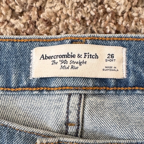 Abercrombie 90s Straight Mid Rise. Women's - Picture 2 of 3